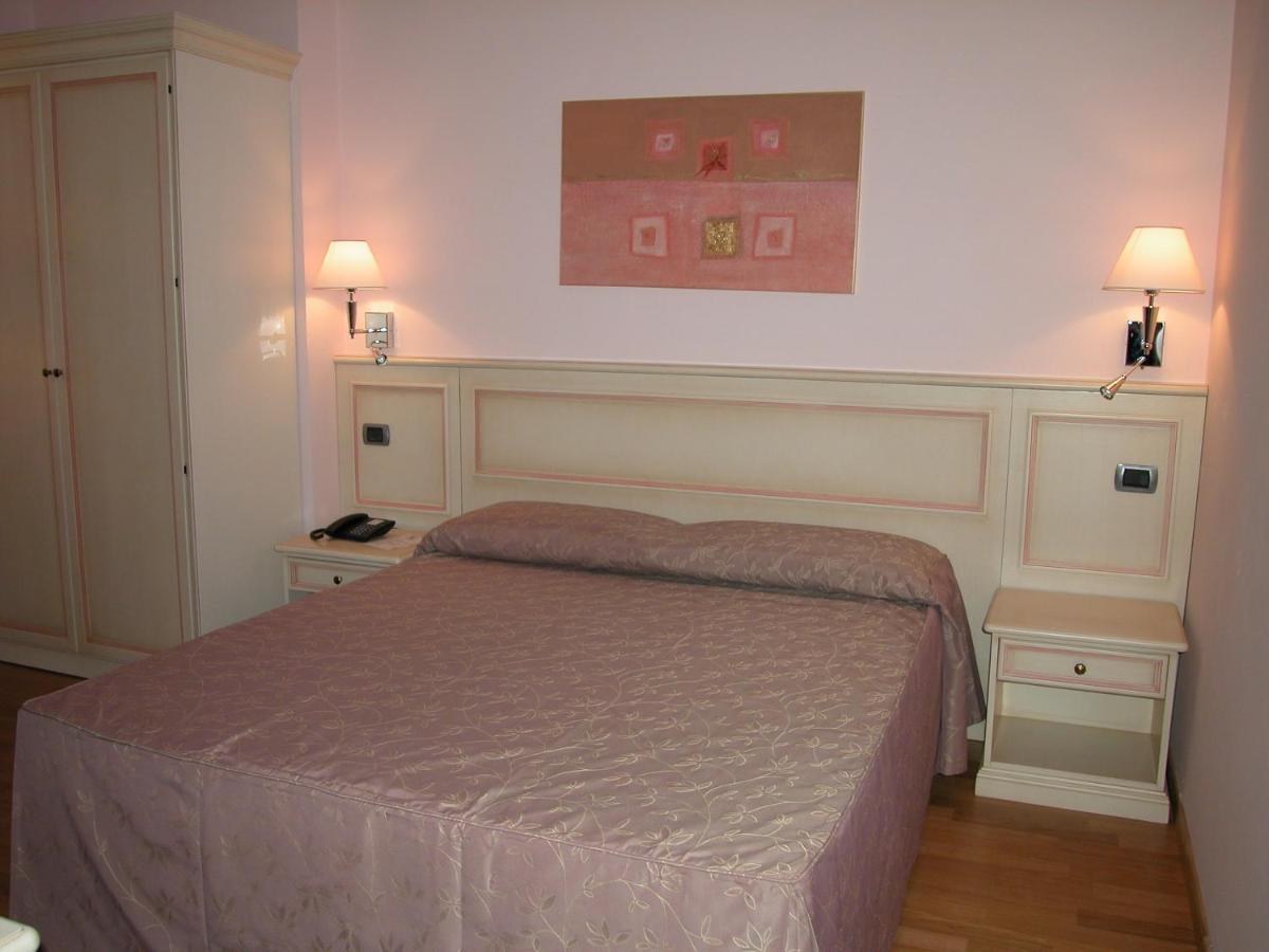 Hotel West Florence