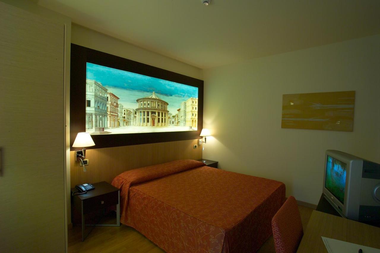 West Florence Hotel