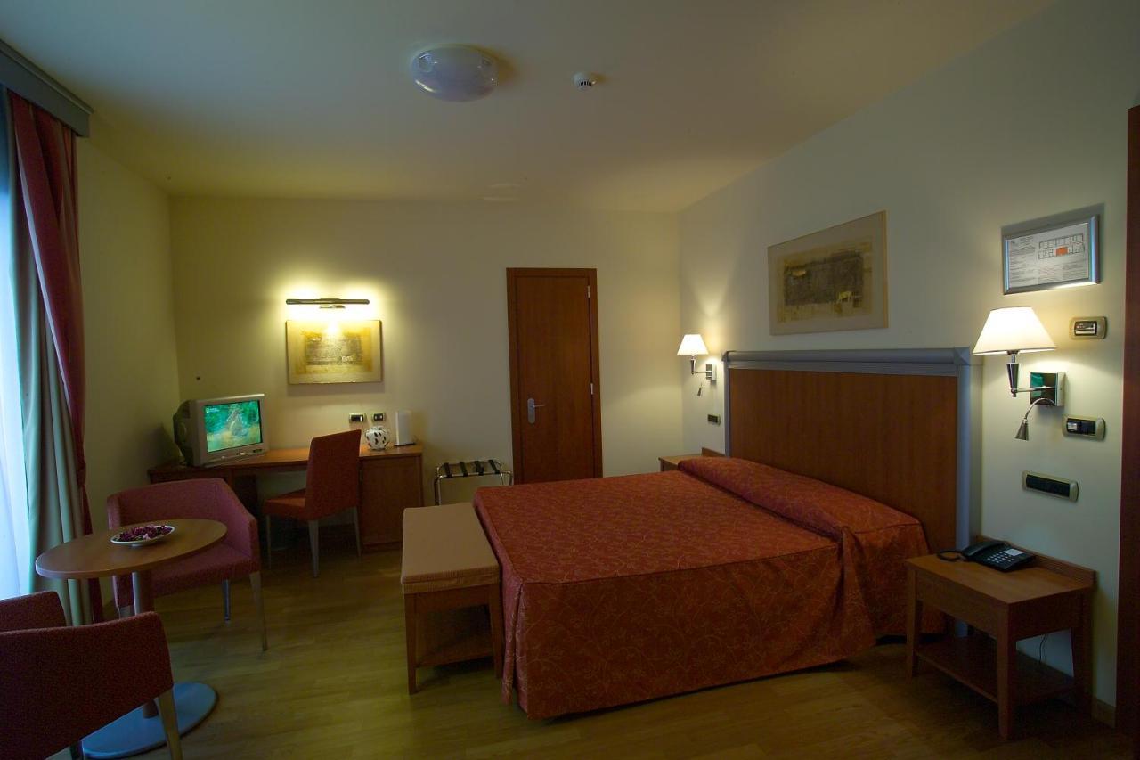 Hotel West Florence 4*